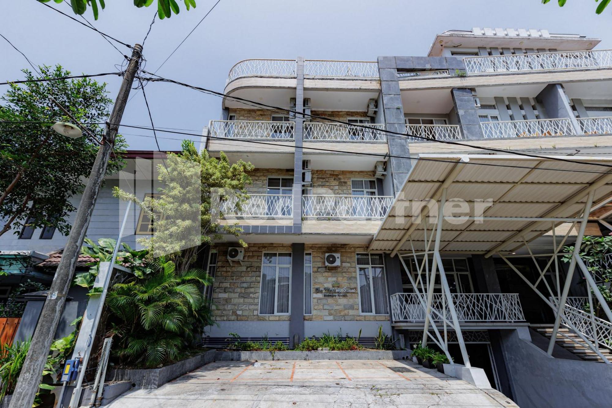 De Malang Sweet Homestay Syariah Mitra Reddoorz Exterior foto