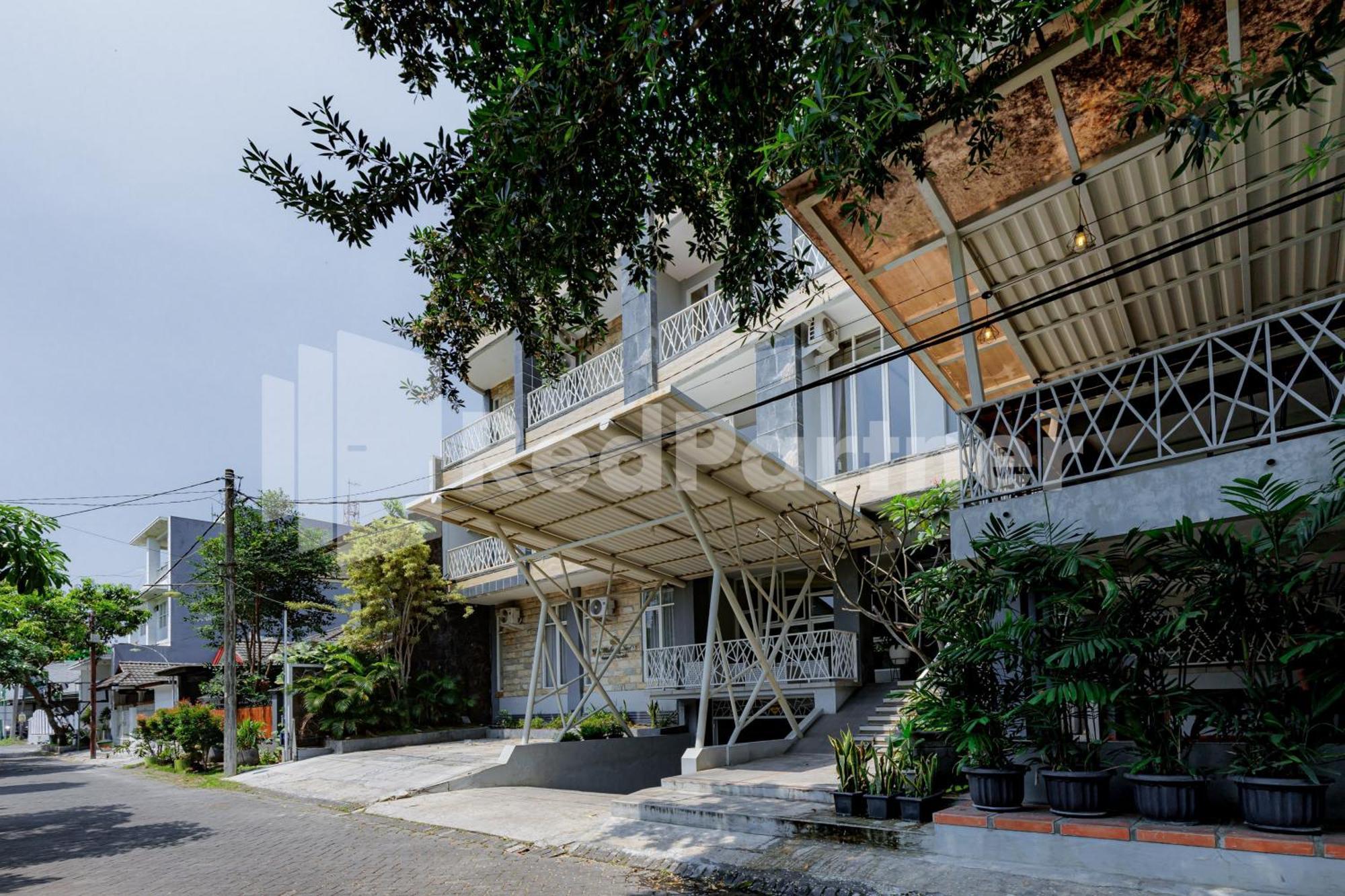 De Malang Sweet Homestay Syariah Mitra Reddoorz Exterior foto
